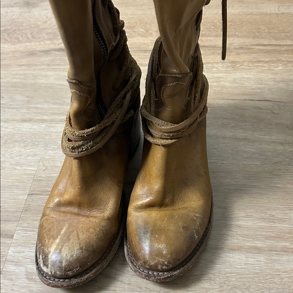 Freebird by Steven Coal Lace up Leather Boots - Picture 6 of 8